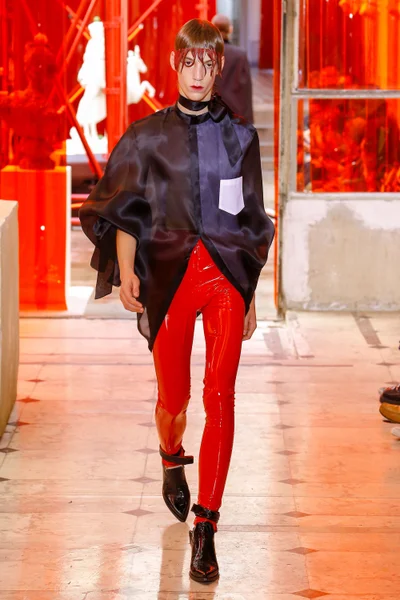 Look 24